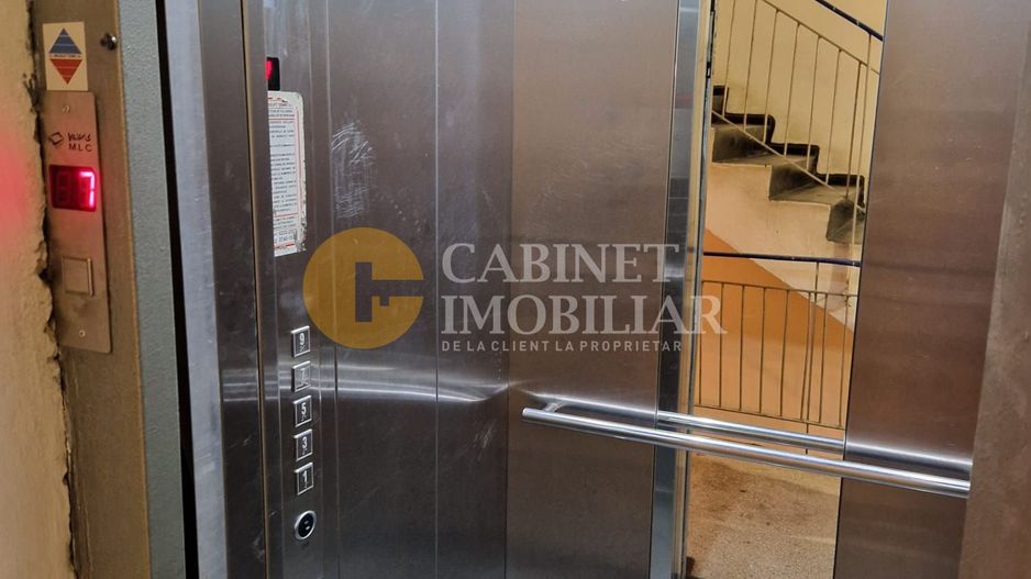 3 Camere Decomandat- Etaj intermediar+ Loc de parcare- Zona Alexandru cel Bun - Poză 8