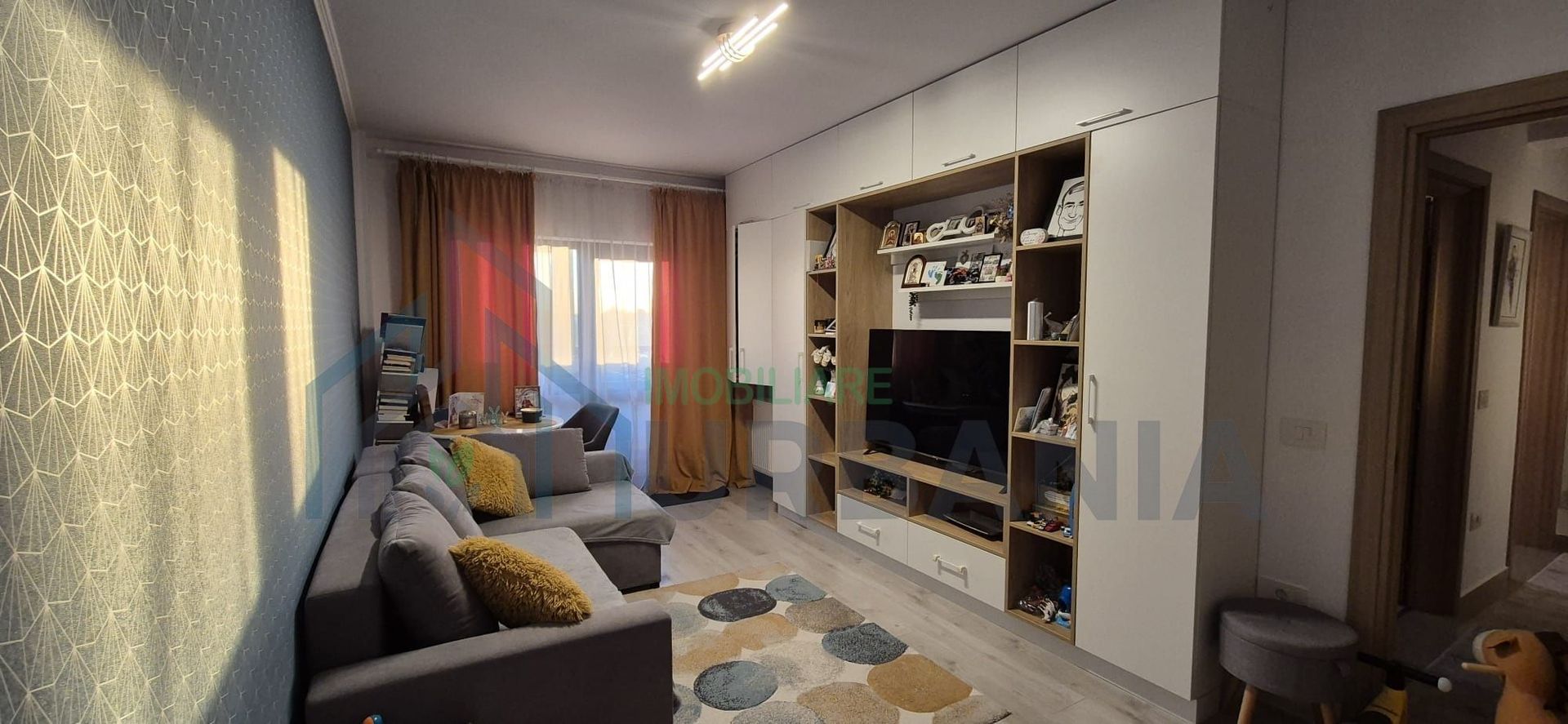 Apartament 2 camere, decomandat, cu 2 locuri de parcare – Valea Lupului, str. Garoafei, Bloc CCR 7 - Poză 1
