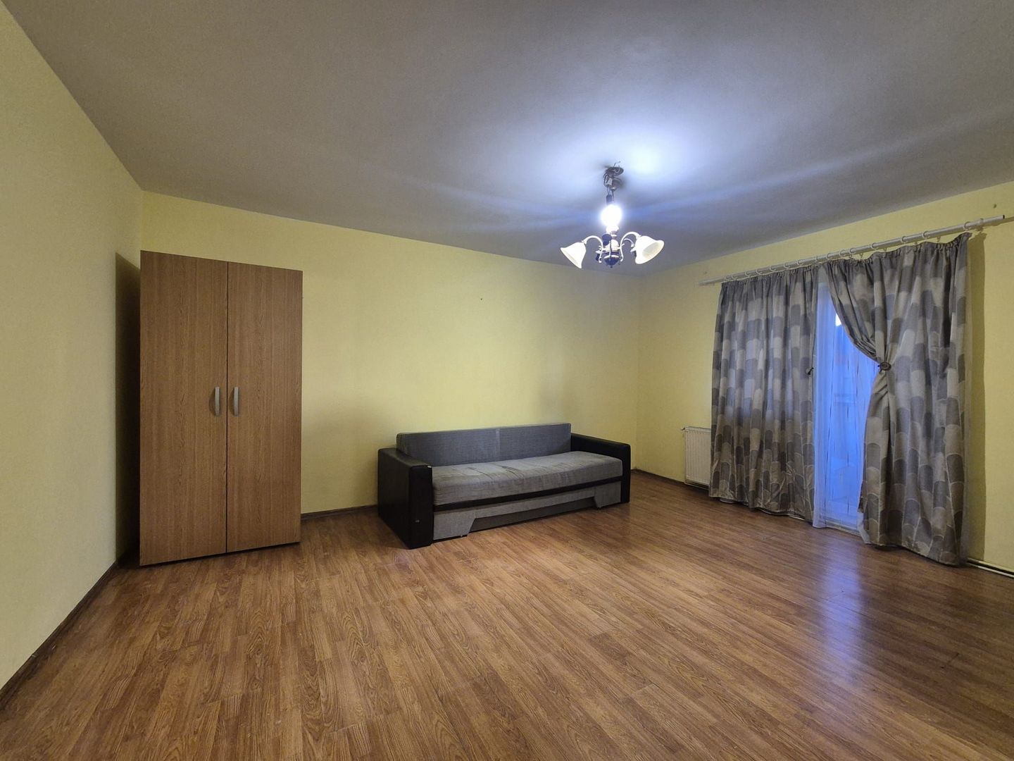 Vlahuta, garsoniera sectiune mare - Poză 1