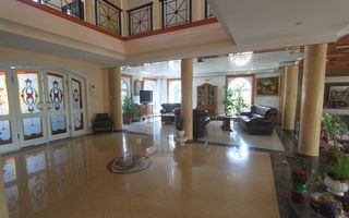 Casă / Vilă cu 8 camere de vânzare în zona Semicentral - Poză 66