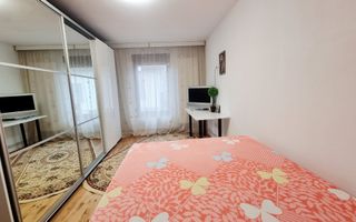 CASĂ DE VÂNZARE ÎN SIBIU, SINGUR ÎN CURTE, 4 CAMERE, 2 BĂI, RENOVATĂ - Poză 13