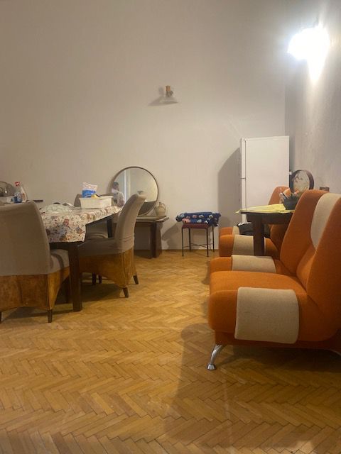 Apartament decomandat zona SINAIA - Poză 1
