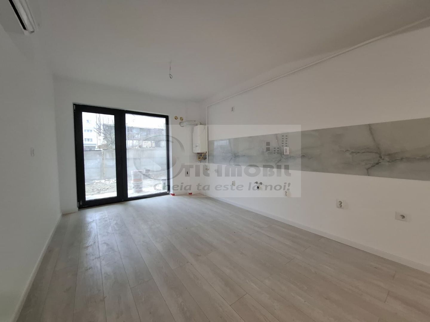 Apartament 2 camere nou, vanzare in Iasi Valea Lupului, curte proprie - Poză 3