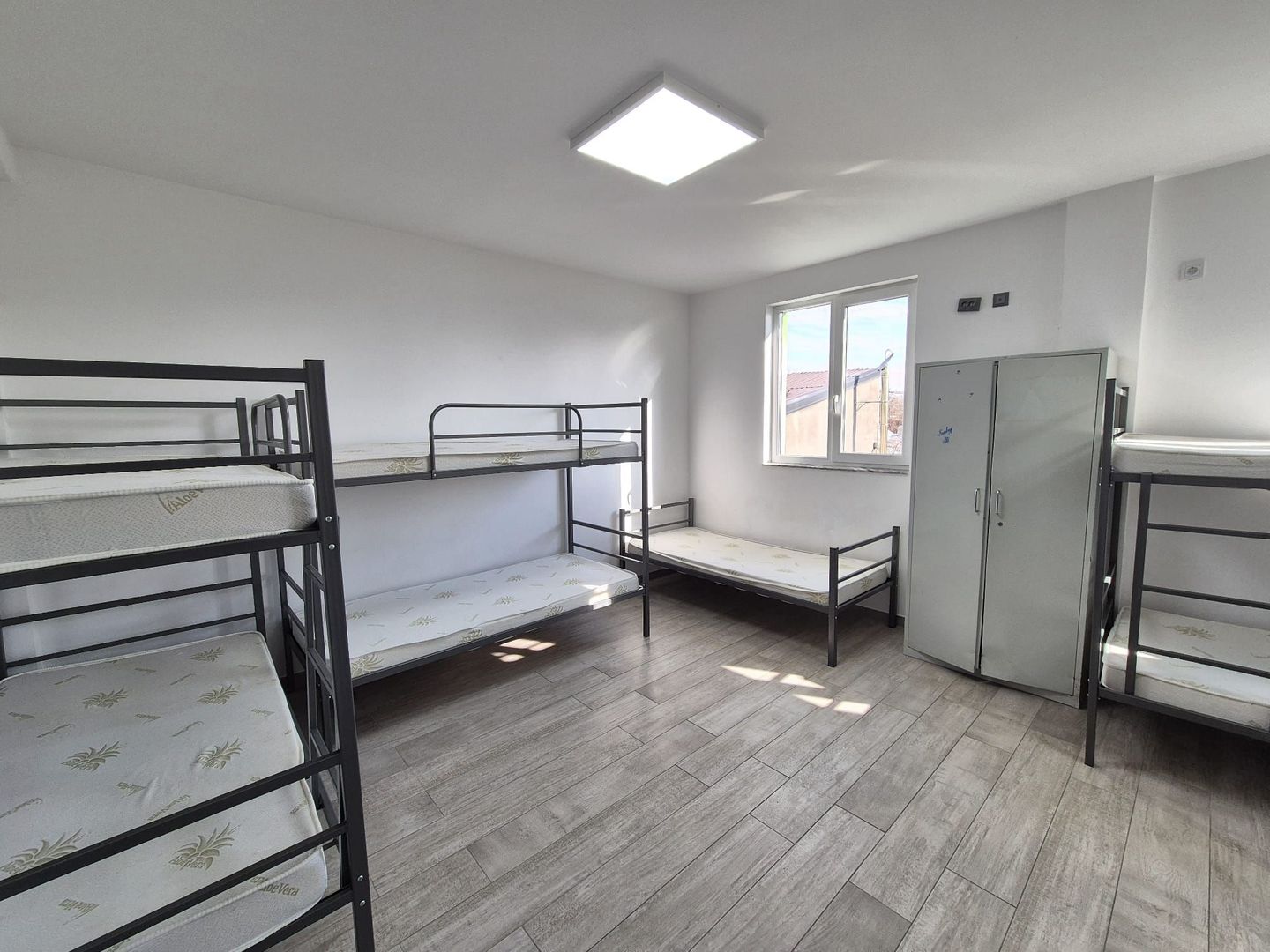 Casa P+2 cu 40 paturi pentru muncitori - Tei - Poză 6