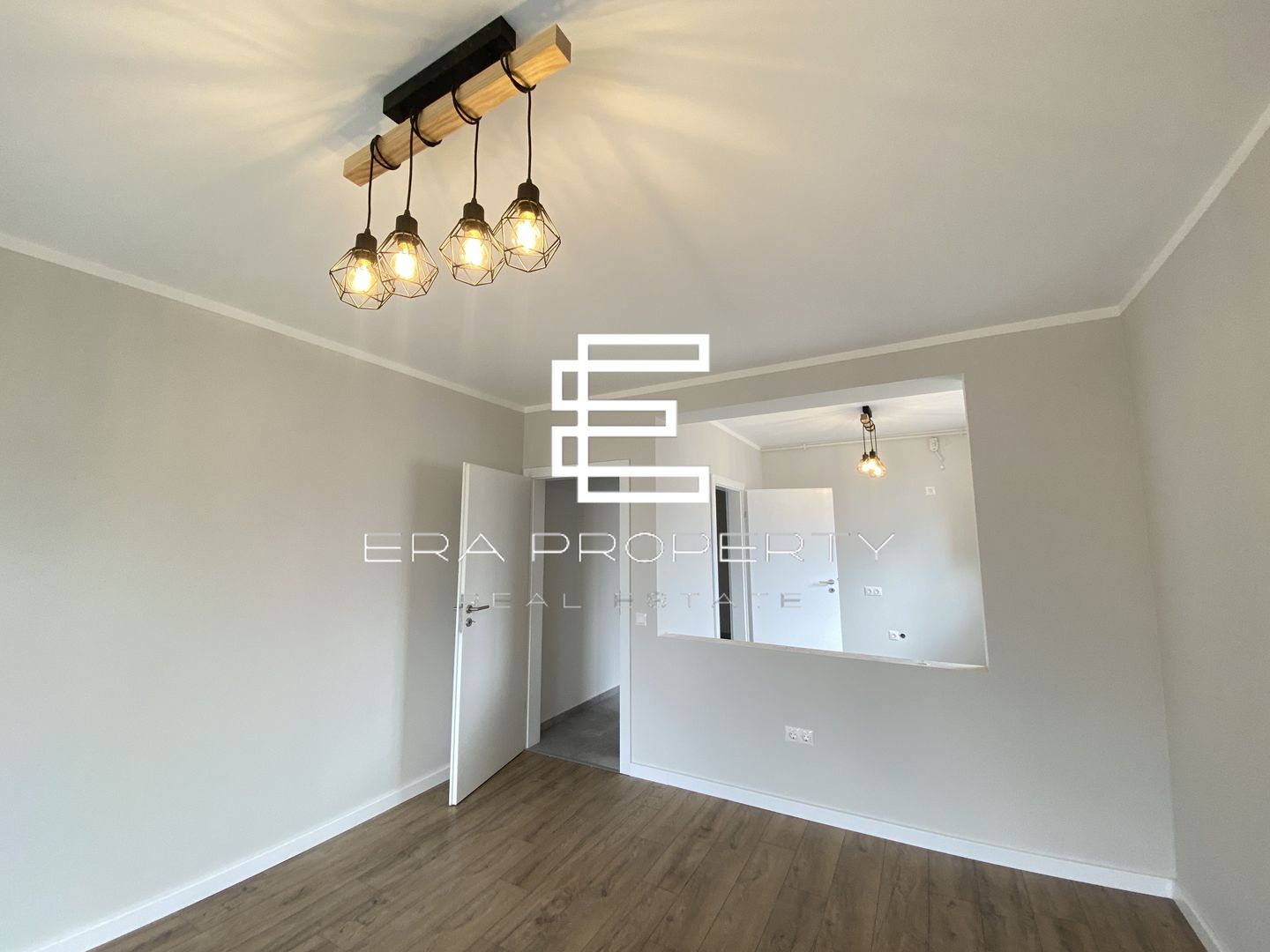 Apartament 2 camere LA CHEIE zona Aeroport Sibiu - Poză 14