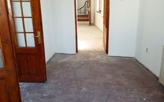 Vila  de inchiriat recent renovata - Poză 20
