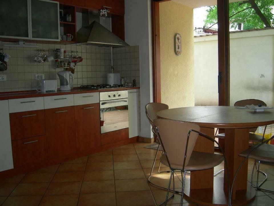 Vilă de vânzare în Sectorul 2, locuit plus potenţial pentru venit pasiv - Poză 3