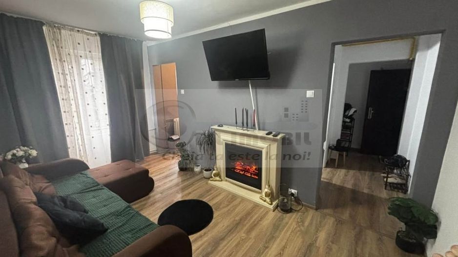 Apartament cu 3 camere - zona Cantemir, Podu Ros - 450€ - Poză 1