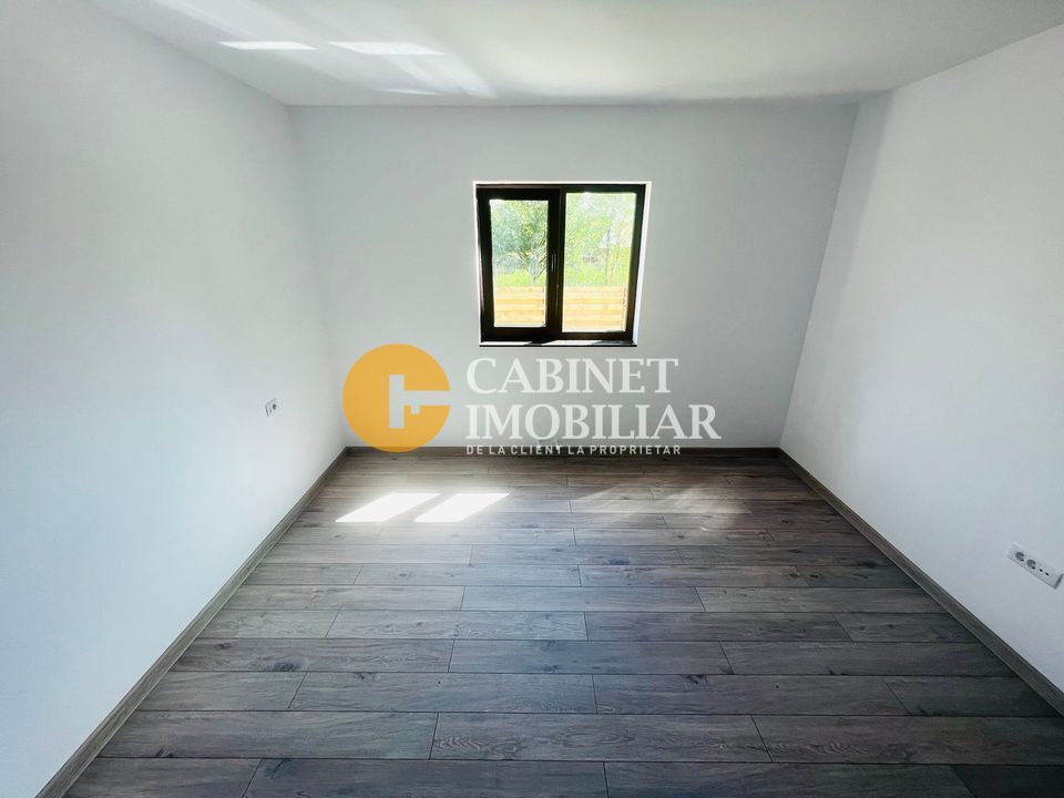 Casa individuala LA ASFALT - 3 camere - 410mp teren - toate utilitatile - Poză 6