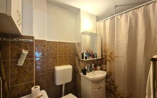 Exclusivitate- camera cu baie intr-un apartament - Poză 6