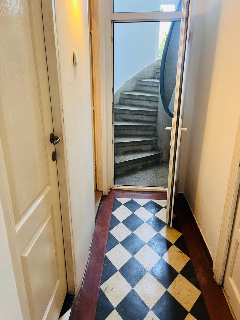 Spatiu stradal, central, cu vad comercial si vizibilitate excelenta - Poză 7