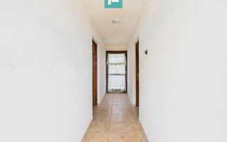 Casă și centru comercial, în localitatea Lazuri - Poză 8