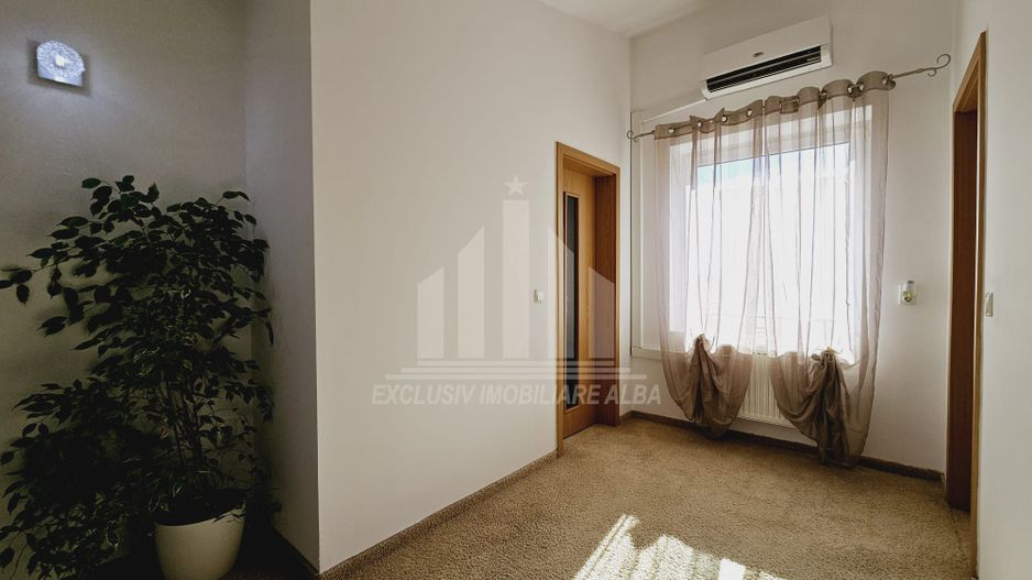 Apartament cu 3 camere decomandate, Cetate - Poză 5