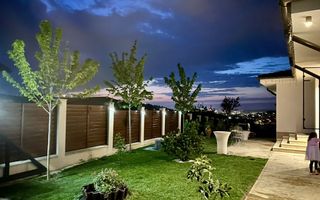 Casă cu 4 camere, în curte, finisaje high-quality - Poză 9