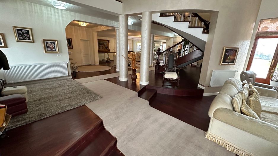 Casa la artera pretabilă Clinica medicala / birouri - Poză 8