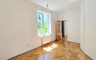 Imobil consolidat și versatil ideal pentru birouri sau clinică - Poză 12