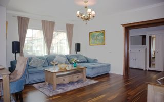 Casa deosebita cu 4 camere, 228 mp, Brașov - Cartierul Stupini - Poză 9