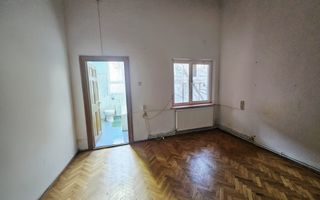 Casă cu arhitectură interbelică, 5 camere, teren 409 mp – Central - Poză 27