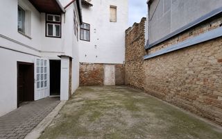 De vânzare teren cu proiect de reconstrucție apartament – zonă centrală - Poză 1