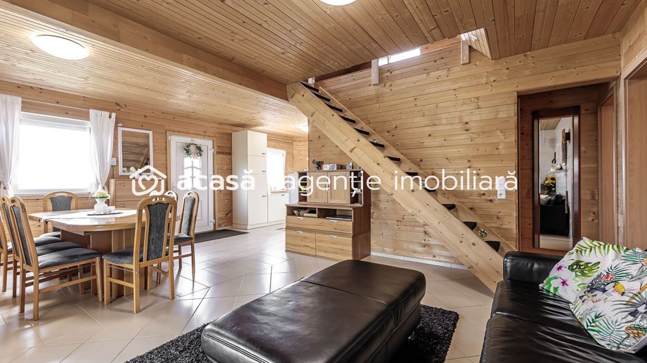 Casa de Lemn cu Piscina si Gradina Impecabila in Vladimirescu! - Poză 9