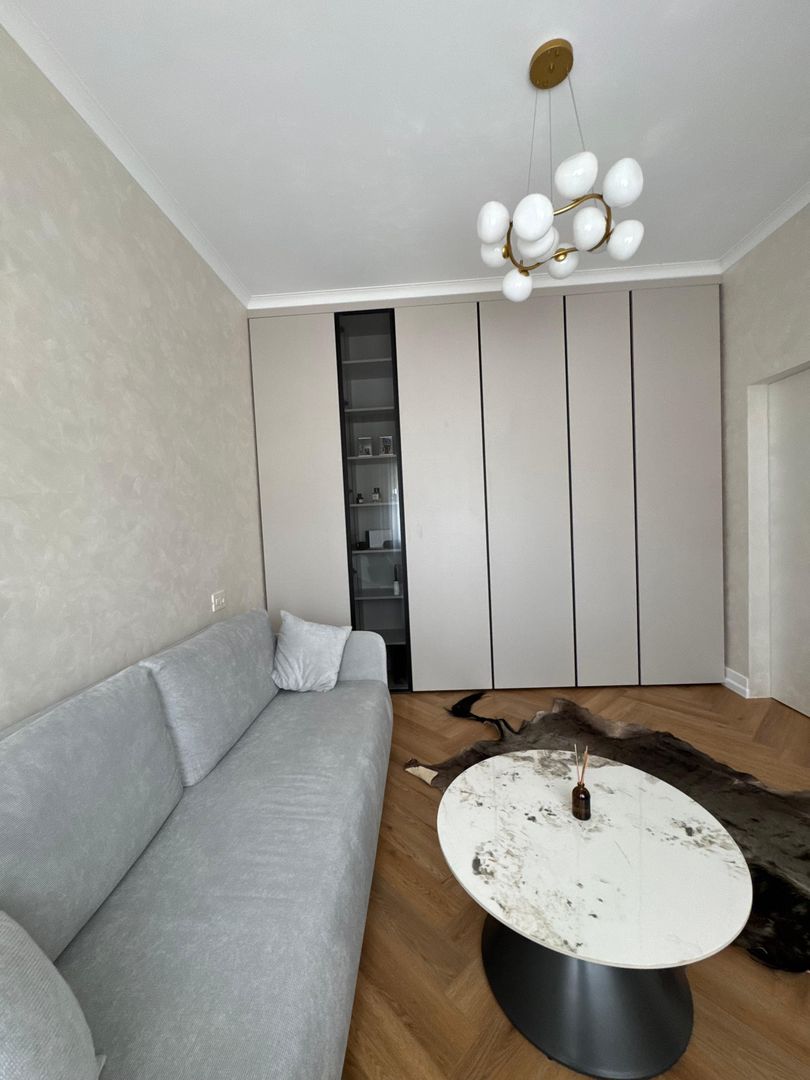 Gradinita la intrare, casa cu pompe caldura 10 kw, curte proprie mare - Poză 9