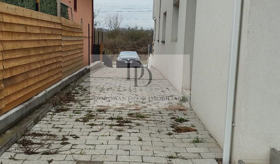 Vânzare Duplex semifinisat | Teren 696 MP | Cartier Dambul Rotund - Poză 3