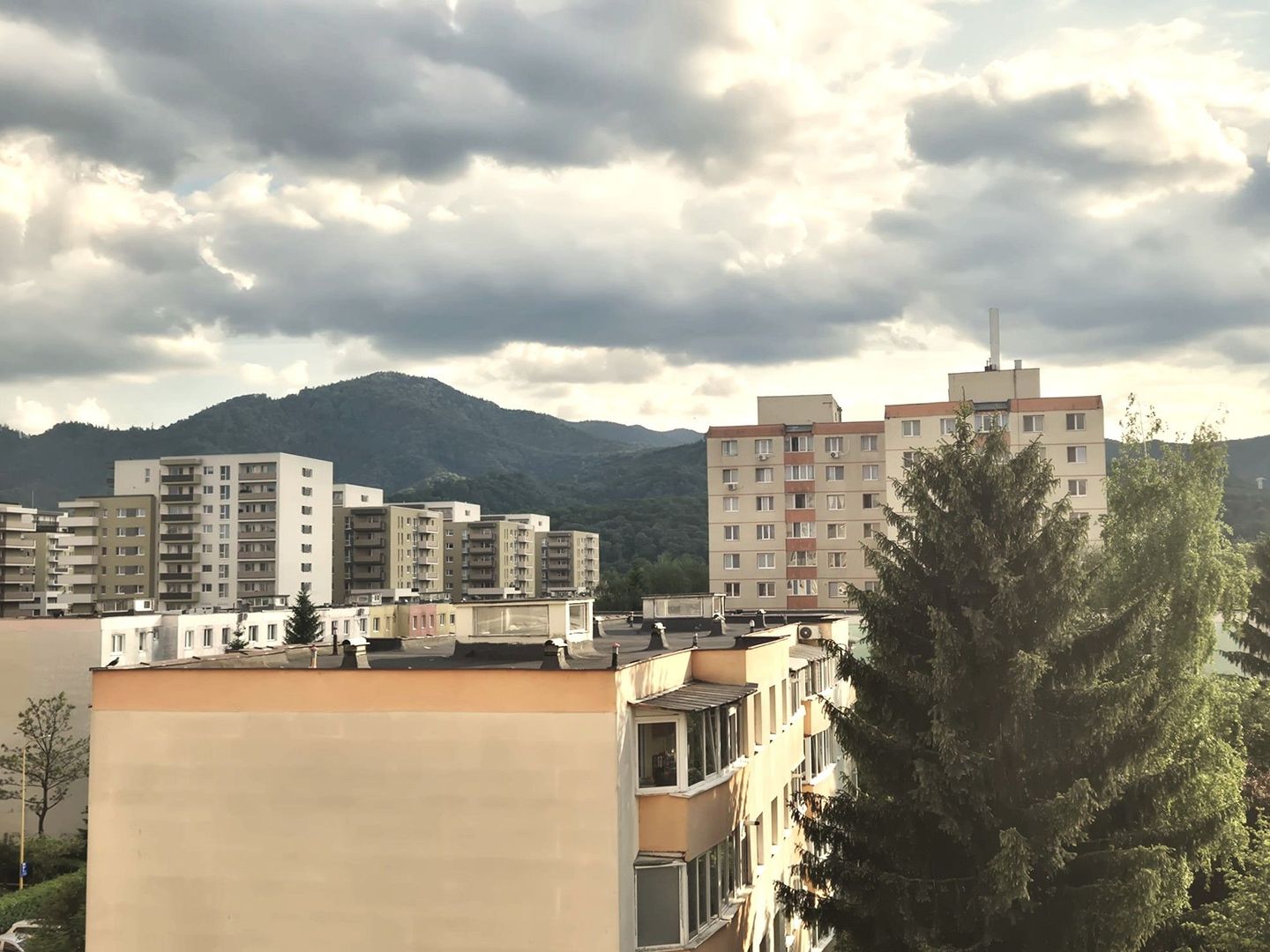 Calea Bucuresti, 2 camere cu priveliste, liber la vânzare - Poză 12