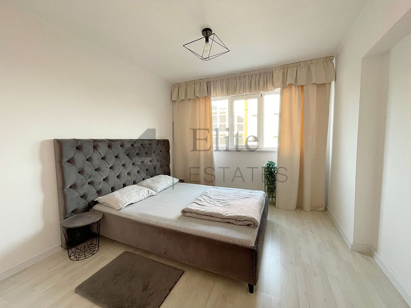 Apartament 3 camere Rogerius - Poză 1