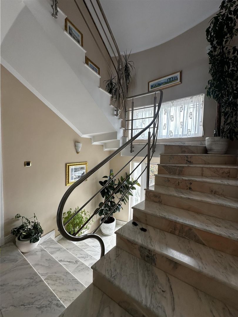 Vila lux cu piscina Sanmartin - Poză 8