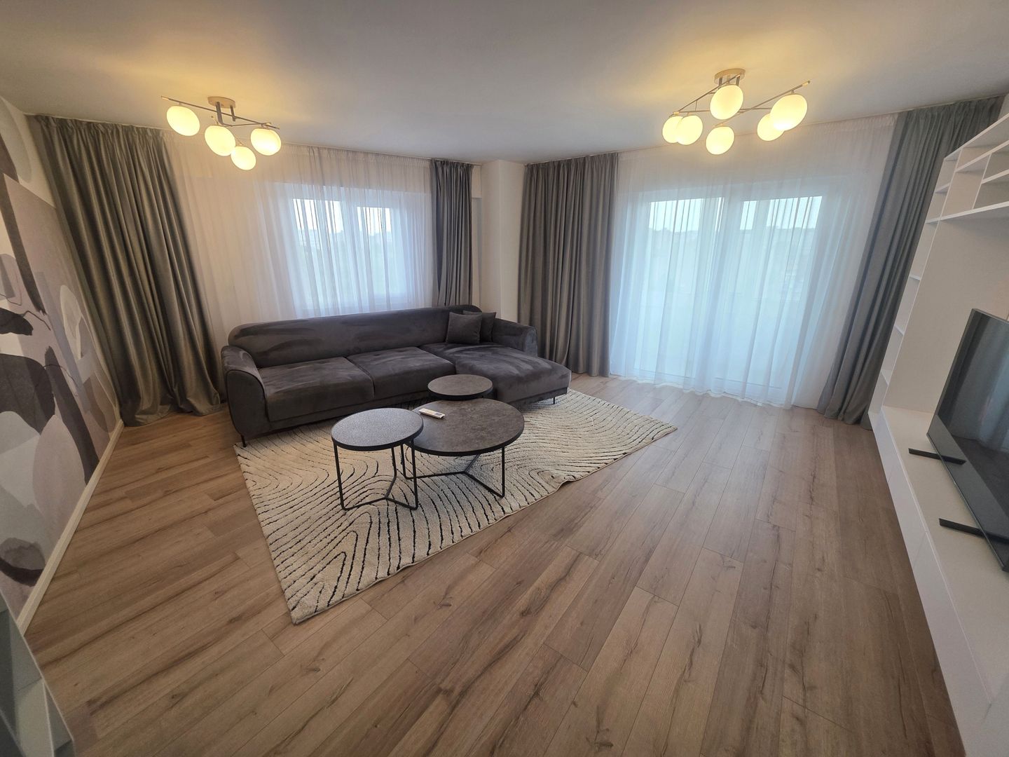 Apartament | 4 camere | modernizat | etaj 5 | TEI - Poză 2