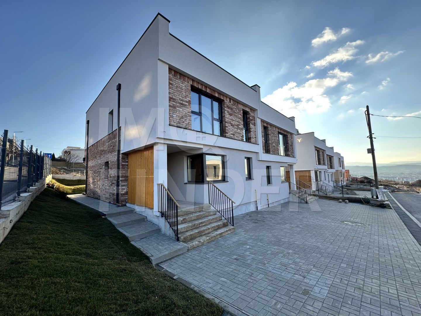 DIRECT DEZVOLTATOR- Case vanzare Floresti,  zona VIVO - Poză 1