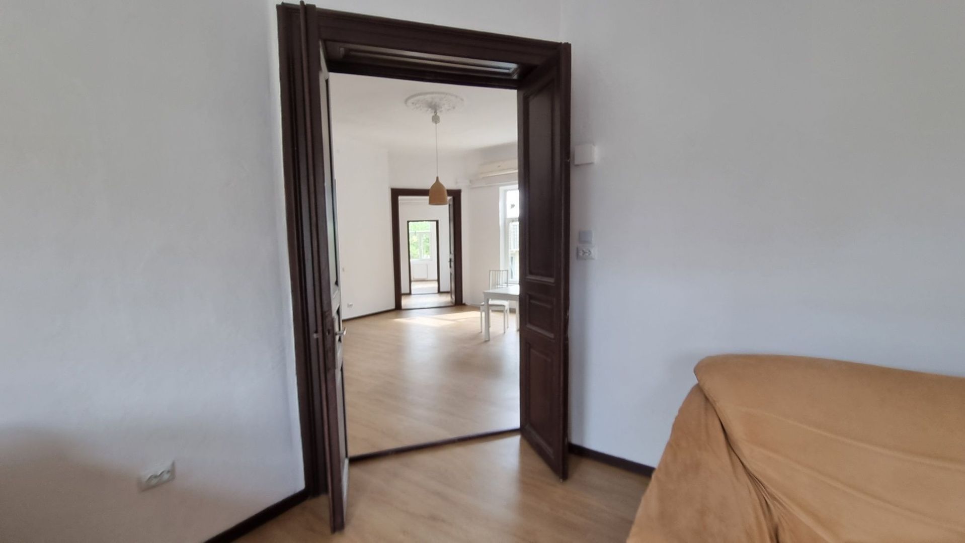 APARTAMENT SUPERB ZONA KOGALNICEANU - Poză 6