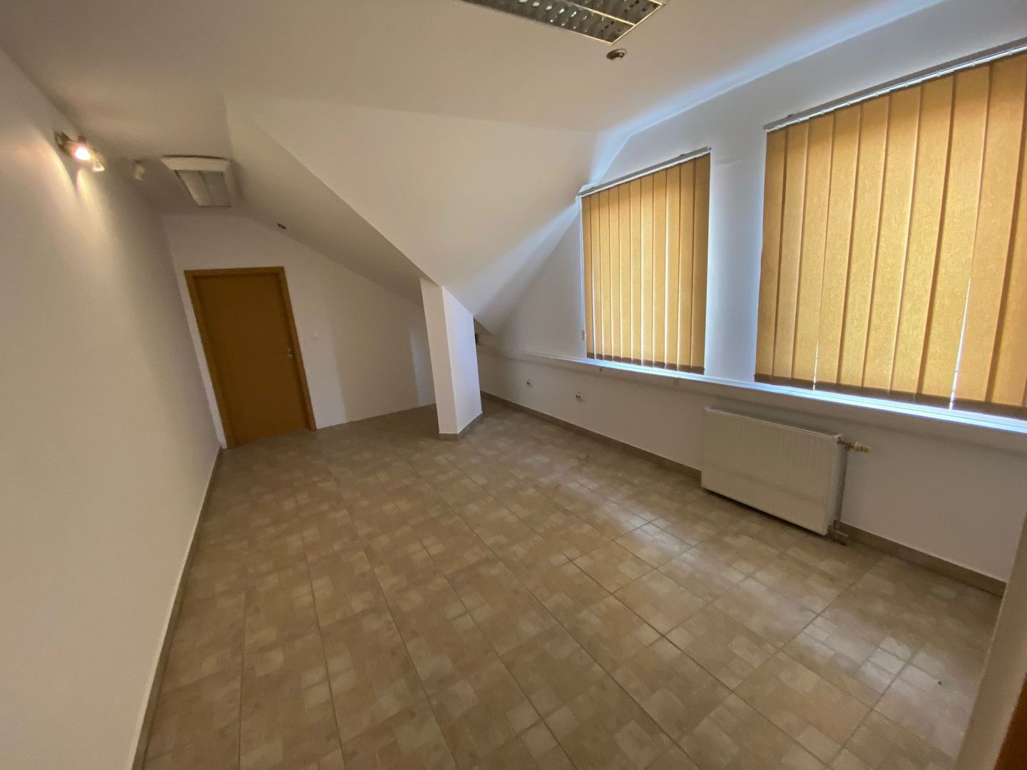 Cladire de birouri zona Olimpia Stadion  suprafață 1.100 mp - Poză 14