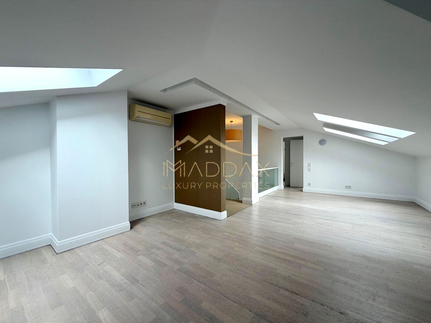 Vila cu 9 camere *900 teren* & piscina privata // Pipera - Poză 33