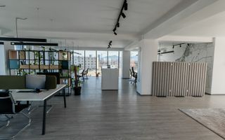 Spatiu de birouri/ call center/IT ,190 mp de inchiriat pret 2280 euro - Poză 18