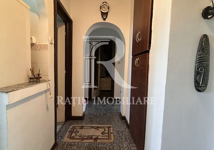 Apartament 3 camere decomandat | Bulevardul Dacia | Oradea - Poză 2