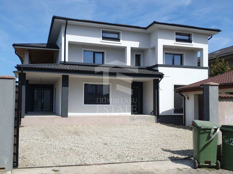 Casă Spațioasă 242 mp Utili și 600 mp Teren – Dragomirești-Deal - Poză 3