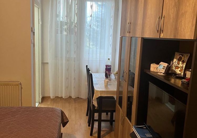 BRASADAS vinde garsoniera utilata etaj 1/4 Ostrovului. - Poză 1