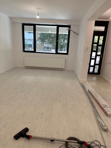 De vanzare Apartament 3 Camere Crangasi - Poză 3