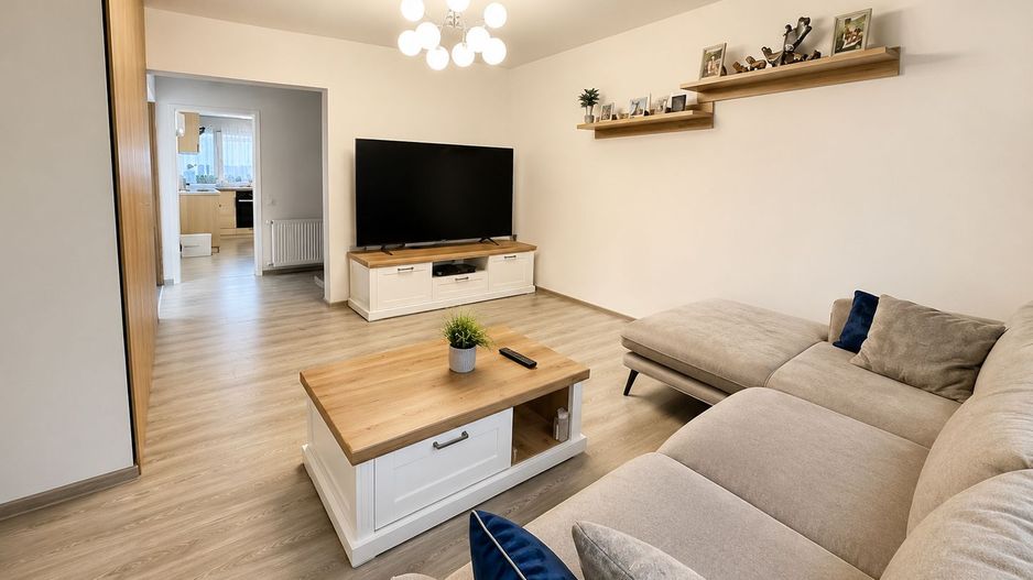 Duplex Spațios cu 3 Dormitoare și Curte Amenajată | - Poză 3