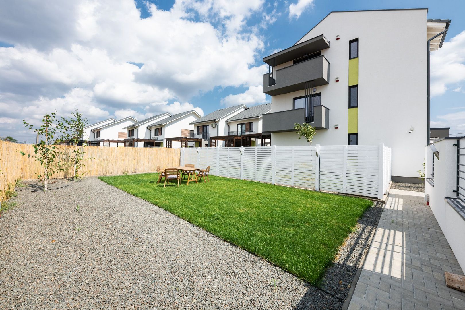 2 camere - LUX - Dumbravita - Ferventia II - Parcare Privata - Poză 1