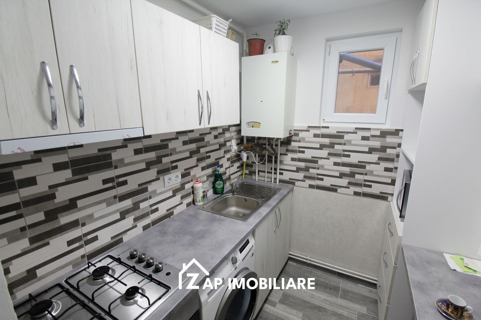 Aleea Savinesti - Ap 2 camere - Renovat complet - Poză 1
