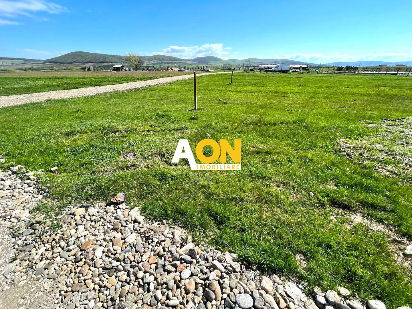 Teren de vanzare, deschidere la 2 strazi, zona Sesuri - Poză 3