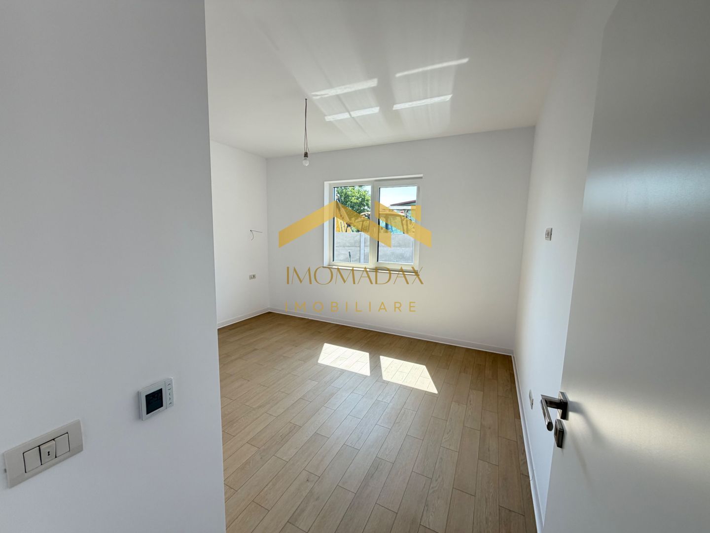 -Casa individuală -4 camere -2 băi - - Poză 12