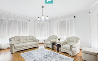 Casă cu 5 camere de vânzare în Curtici – spațiu, - Poză 3