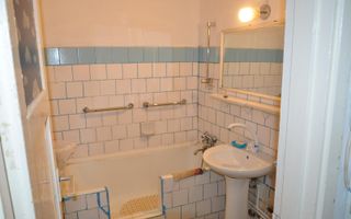 De vanzare apartament 2 camere, Centru - Poză 3