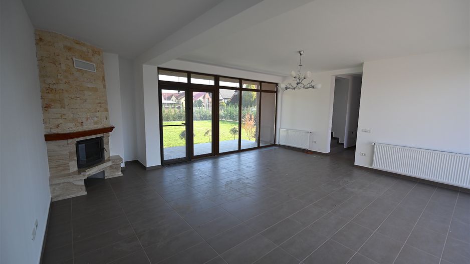 Casă / Vilă cu 4 camere de închiriat în zona Aradului - Poză 16