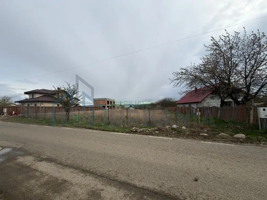 Teren intravilan 1.000 mp în Miroslava, sat Ciurbești, cu utilități și autorizație de construire - Poză 2