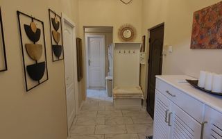 🏡 Apartament cu 2 camere de închiriat, Centru, 375 €/lună - Poză 4