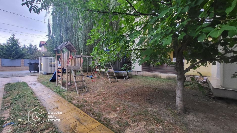 Apartament  cu spatiu de joaca si curte in Giroc - Poză 11